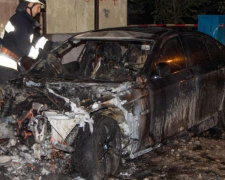 Три автомобиля за ночь: на Днепропетровщине спасатели дважды выезжали на ликвидацию пожара (фото)