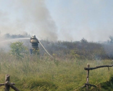 На Днепропетровщине спасатели дважды тушили пожар - огонь охвати четыре гектара земли (фото)