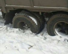 Под Кривым Рогом грузовик попал в снежный плен