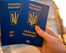 Кабмін дозволив видавати паспорт громадянина України та закордонний паспорт за кордоном