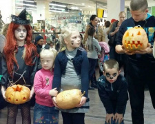 Жители Заречного в Кривом Роге отметили страшно-весёлый праздник Хэллоуин (ФОТОРЕПОРТАЖ)