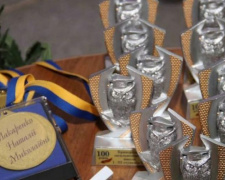 Более 260 золотых и серебряных медалистов: в Кривом Роге школа отметила 100-летний юбилей (фото)