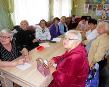 В Інгулецькому Терцентрі розпочались заняття з англійської мови для людей похилого віку
