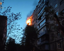 Пожежа у Покровському районі: вогнеборці врятували жінку та двох дітей
