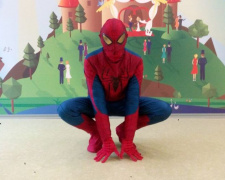 Супергерой по-криворожски: в развлекательном центре Кривого Рога аниматор в костюме &quot;Человека-паука&quot; избил ребенка