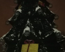И вот она нарядная: в Кривом Роге установили главную новогоднюю ёлку города (фотофакт)