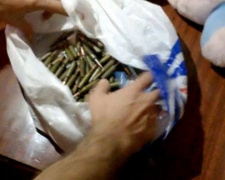 У жителя Кривого Рога полиция обнаружила пакет с патронами, который он нашел на остановке