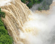 Самый большой водопад Китая увеличился вдвое (ВИДЕО)