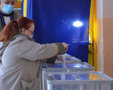 Соціологи назвали причини низької явки українців на місцевих виборах-2020