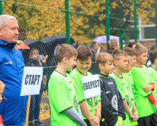 Новое поле для будущих чемпионов: в Кривом Роге Метинвест оборудовал тренировочную базу для молодых футболистов