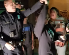 Американский полицейский показал, как нужно танцевать сальсу