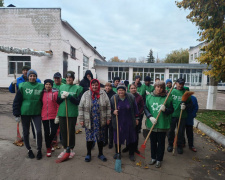 Співробітники ГС «Зелений Центр Метінвест» разом із небайдужими українцями продовжують організовувати осінні прибирання у Кривому Розі