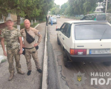 Правоохоронці Дніпропетровщині продовжують допомагати військовим