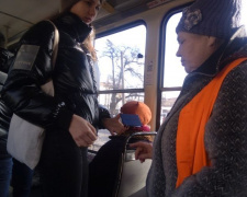 В Кривом Роге школьники и студенты начали экономить на проезде в коммунальном транспорте