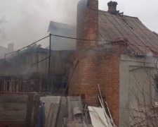 В Кривом Роге загорелся дом: есть погибший (фото)