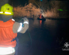 У Кривому Розі рятувальники дістали з річки потопельника: поліція встановлює особу загиблого