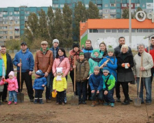 Жители микрорайонов Восточный-2,3 в Кривом Роге вышли на субботник (ФОТОРЕПОРТАЖ)