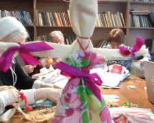 В Кривом Роге прошел мастер-класс по изготовлению куклы-мотанки &quot;Веснянка&quot;(ФОТО)