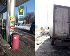 Авария на заправке: в Кривом Роге грузовик въехал в колонну (ФОТО)