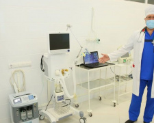Фонд Вадима Новинского передал оборудование для больниц Днепропетровщины