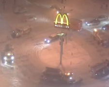 В Одессе снегоуборочные машины &quot;станцевали&quot; на перекрестке (ФОТО+ВИДЕО)