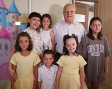 У День родини до багатодітної сім’ї Мельничуків завітав в.о. міського голови Кривого Рогу Юрій Вілкул