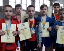34 медали привезли самбисты Кривого Рога с областного чемпионата (фото)