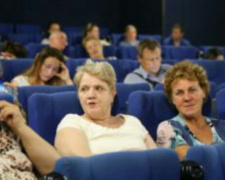 Муниципальный проект: пенсионеры могут бесплатно посещать кинотеатры Кривого Рога