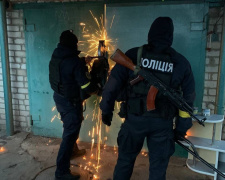 У Кривому Розі поліцейські викрили трьох містян на зберіганні наркотиків