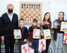 Центральный ГОК провел турнир для юных шахматистов Покровского района