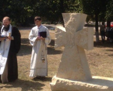 Возле Кривого Рога появился памятный крест погибшим защитникам Украины (ФОТО)