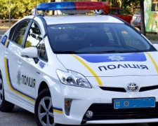 Полиция Кривого Рога выясняет обстоятельства наезда на служебный автомобиль (видео)