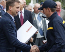 Лучшим спасателям Днепропетровщины вручили награды (фото)