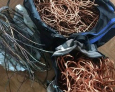 Серийный вор в Кривом Роге: мужчина позарился на тысячу метров кабеля &quot;Укртелекома&quot; и крышки люков (фото)