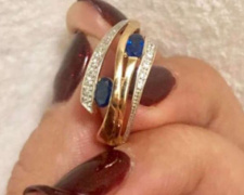 В Киеве пес подарил хозяйке кольцо с бриллиантами
