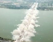 В Китае взорвали 1,5-километровый мост (ФОТО+ВИДЕО)