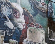 В Кривом Роге рисуют новое граффити со сказочными персонажами (ФОТО)