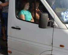 Криворожские патрульные начали проверять маршрутные такси