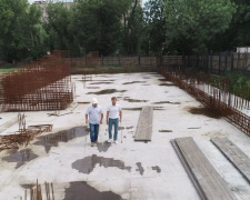Нардеп из Кривого Рога договорился о возобновлении реконструкции одного из крупнейших стадионов в городе