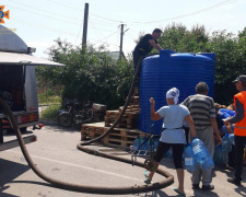 Підвіз води мешканцям Дніпропетровщини: рятувальники надають свою допомогу