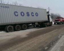 На трассе Николаев - Кривой Рог грузовик съехал в кювет (ФОТО)