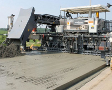 Дешево, но сердито: в Кривом Роге промышленное предприятие предлагает строить дороги из шлака