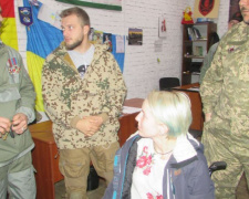 Бойцы батальона &quot;Кривбасс&quot; передали &quot;Госпитальерам&quot; авто от украинской диаспоры
