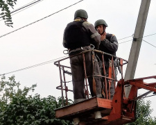 За тиждень енергетики ДТЕК повернули світло в оселі 18 тисяч родин Дніпропетровщини, знеструмлені через обстріли