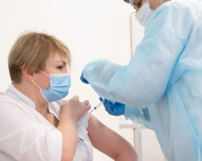 Україна отримала 30 тисяч доз корейської вакцини проти грипу для медиків — заява