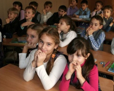 Школы Кривого Рога могут принять участие в проекте языковых школ, где детей будут обучать иностранные волонтеры