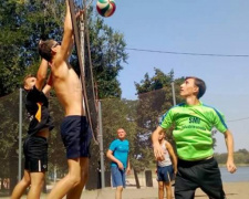 В Кривом Роге прошёл турнир по парковому волейболу (ФОТОРЕПОРАЖ)
