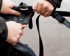 Грабитель подшофе в Кривом Роге во время ограбления не устоял на ногах