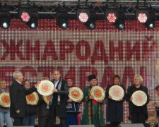 В Кривом Роге состоялся 1-й Международный фестиваль казацкой песни (ФОТОРЕПОРТАЖ)