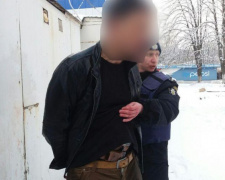 На автовокзале Кривого Рога полиция задержала мужчину с пистолетом (ФОТО)